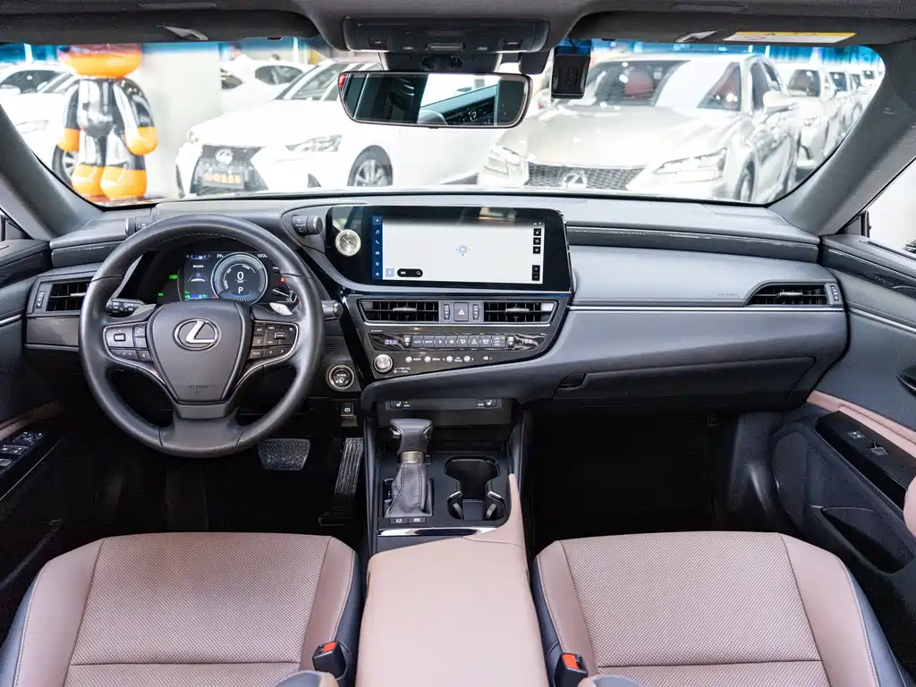 Lexus ES — миниатюра 13