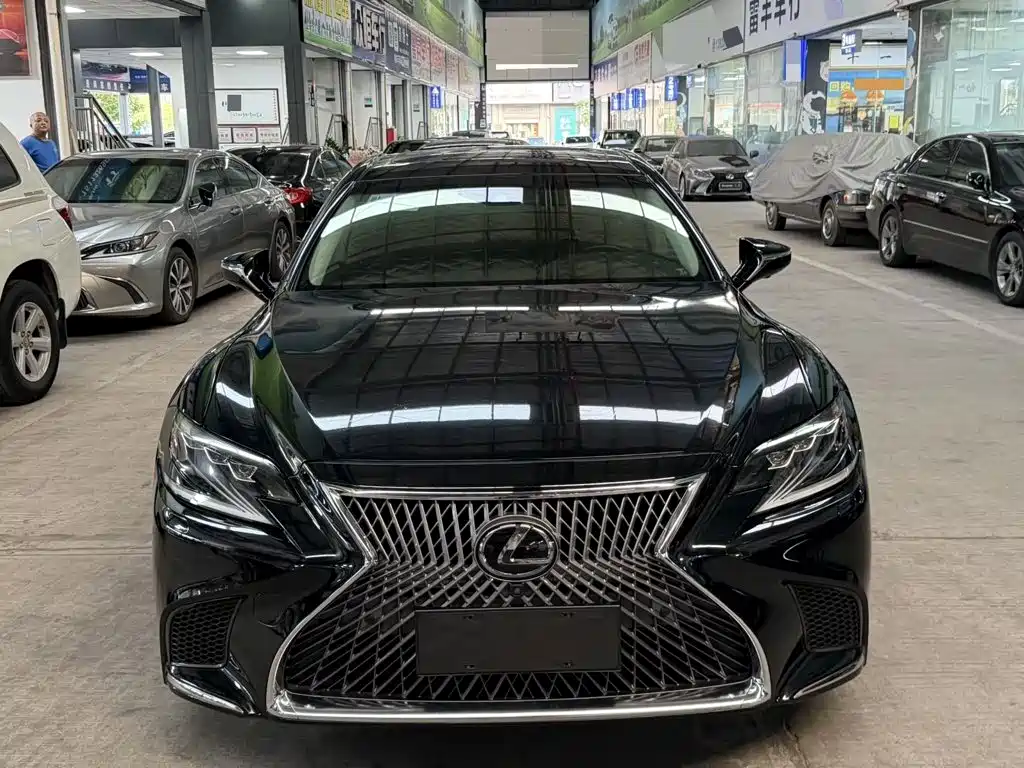 Lexus LS — миниатюра 2