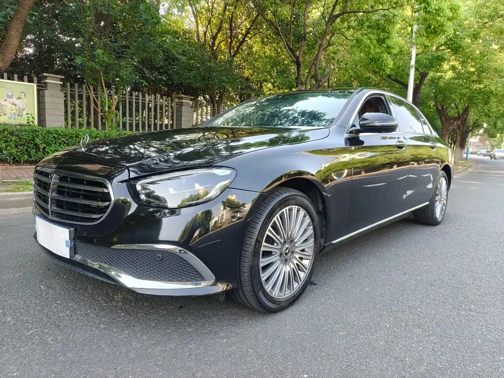 Mercedes-Benz E-Class — миниатюра 3