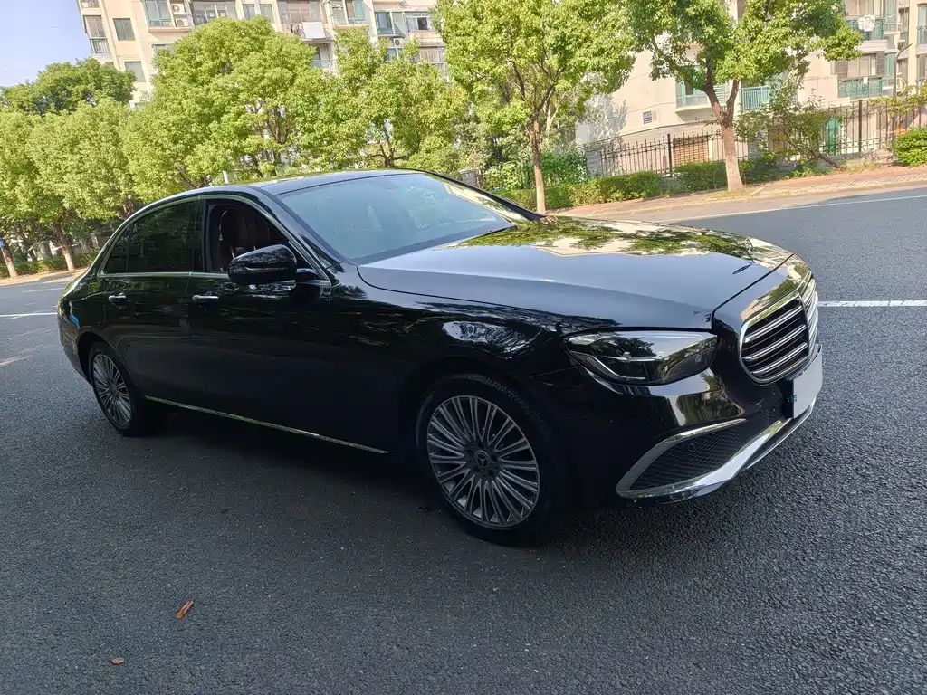 Mercedes-Benz E-Class — миниатюра 4