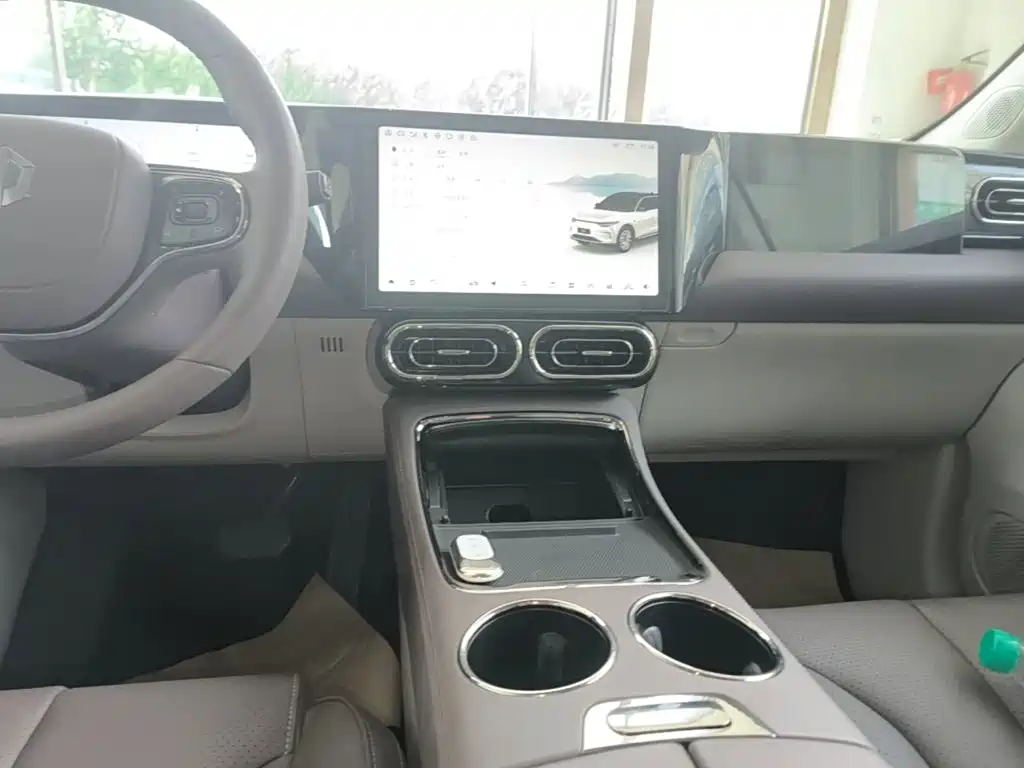 Leapmotor Leapmotor C11 — миниатюра 13