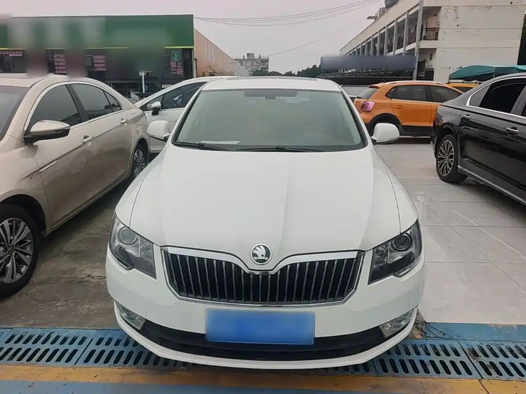 Skoda Superb — миниатюра 3