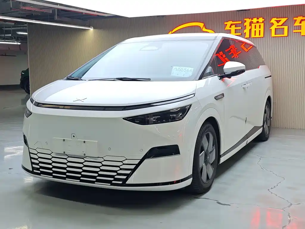 XPeng X9 — миниатюра 2
