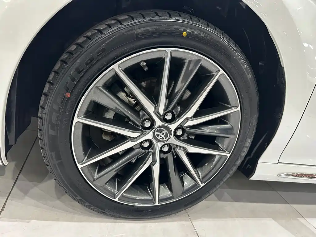 Toyota Camry — миниатюра 16