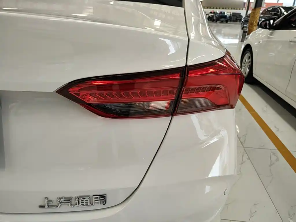 Buick Verano — миниатюра 8