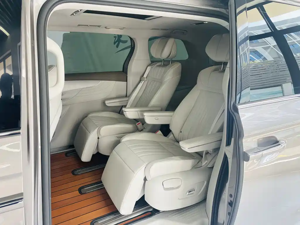 Roewe iMAX8 — миниатюра 10