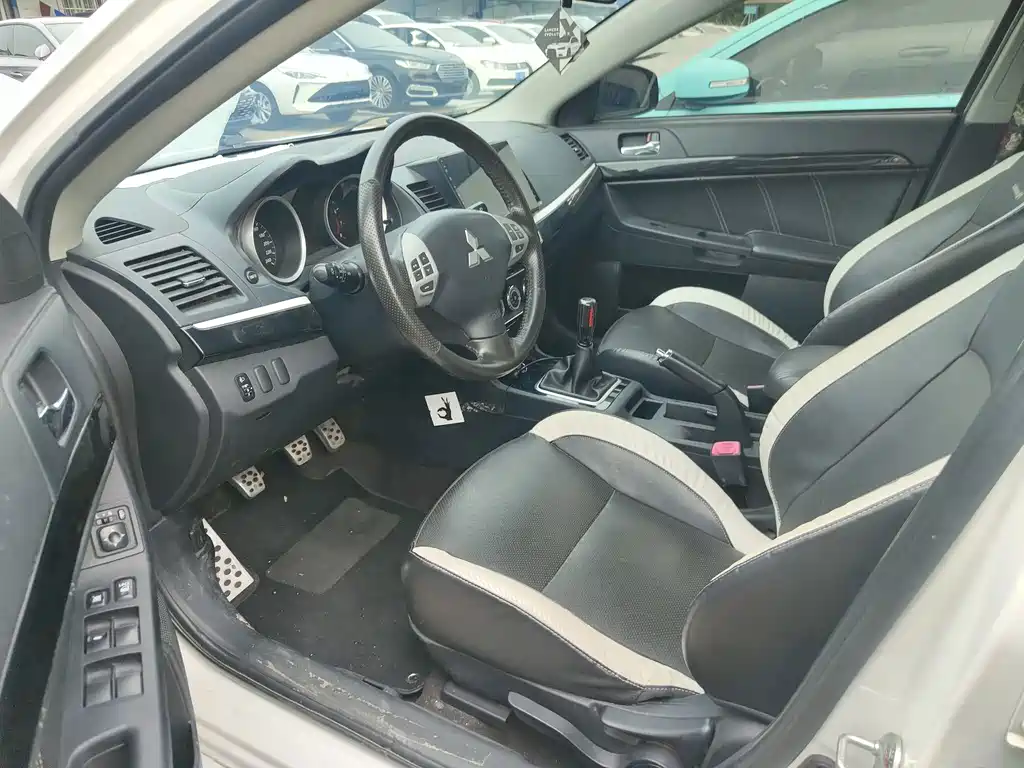 Mitsubishi Lancer EX — миниатюра 11