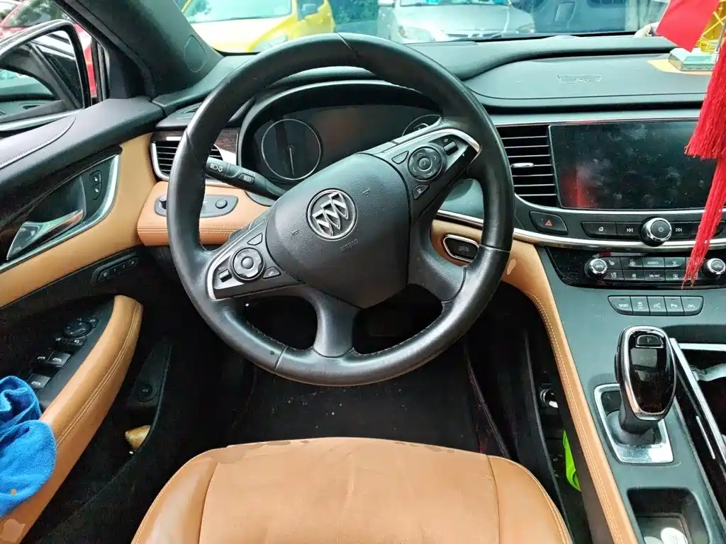Buick LaCrosse — миниатюра 11