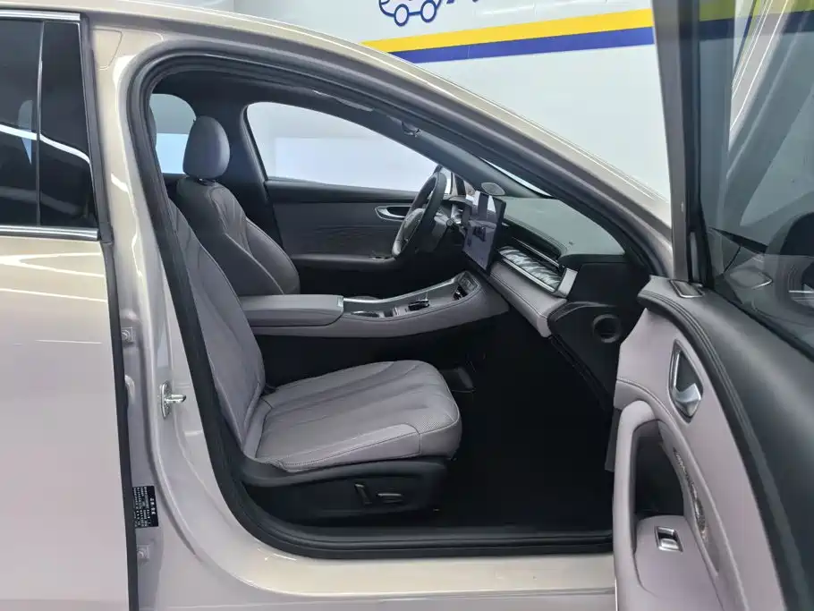 Roewe M7 DMH — миниатюра 8