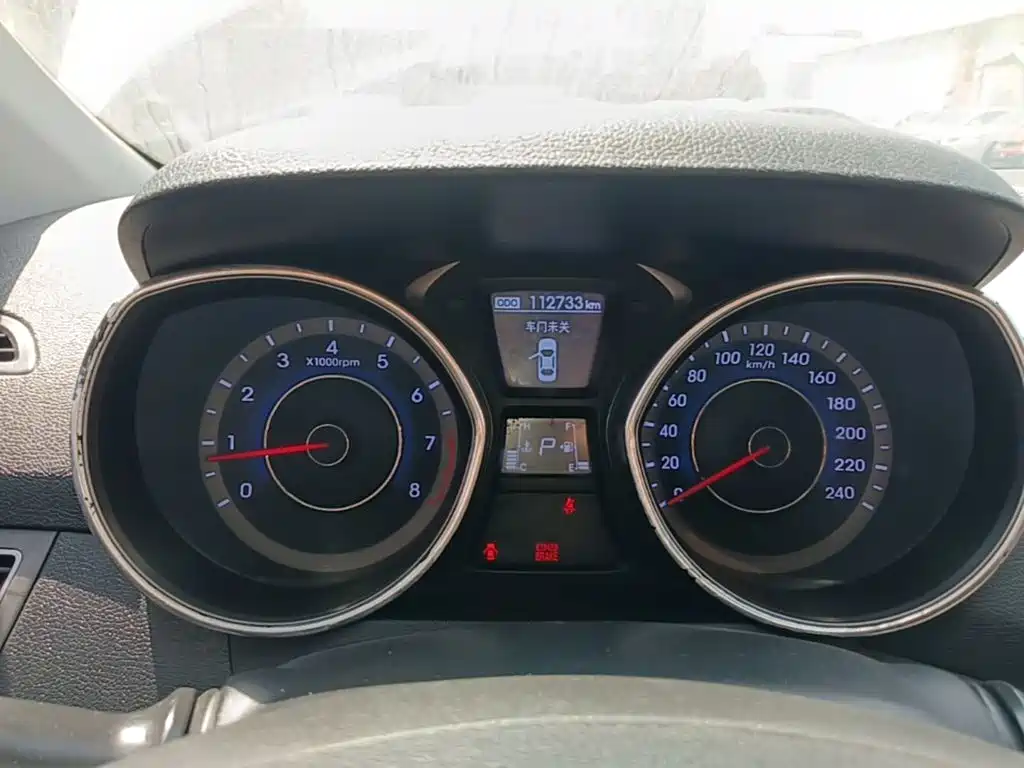 Hyundai Elantra Langdong — миниатюра 12