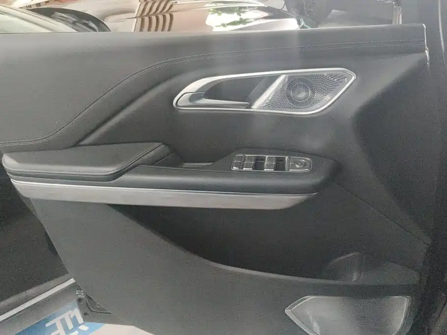 Hongqi Hongqi HQ9 PHEV — миниатюра 7