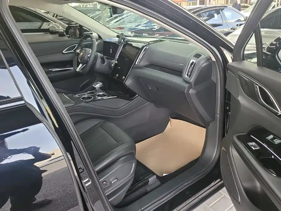 Hongqi Hongqi HS3 — миниатюра 8