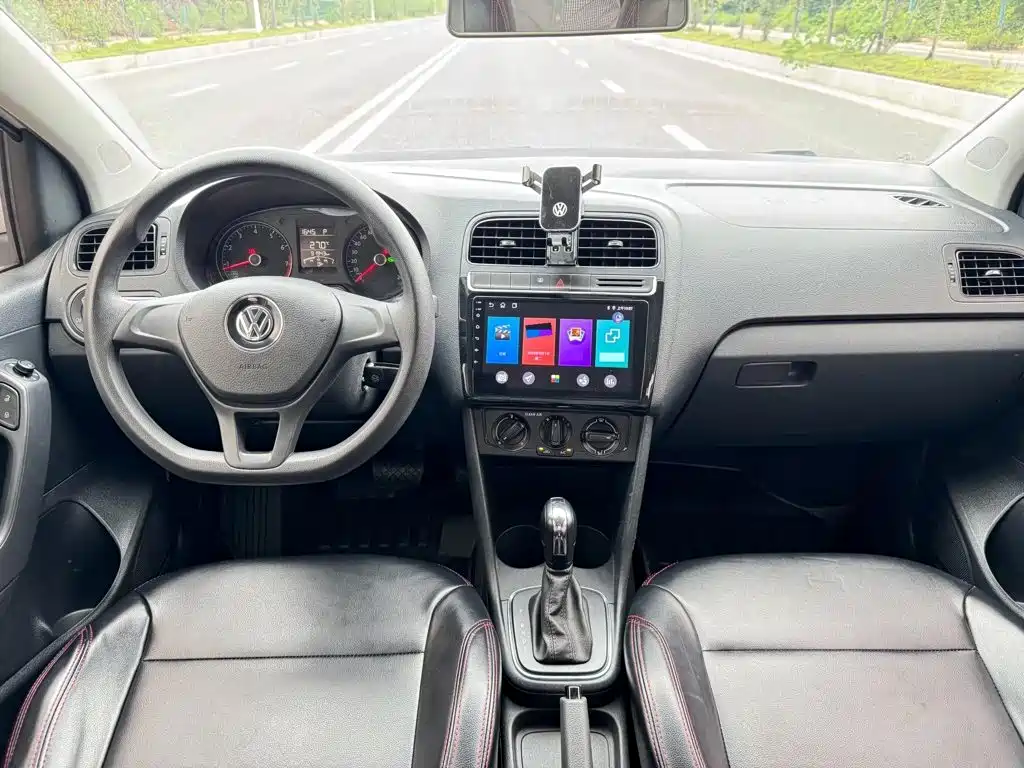 Volkswagen Polo — миниатюра 6