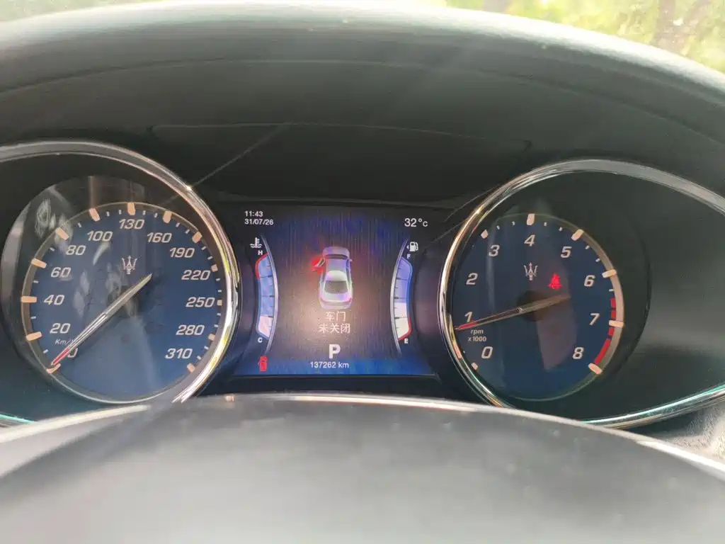 Maserati Quattroporte — миниатюра 12