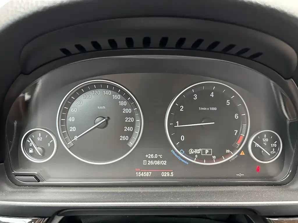BMW 5 Series — миниатюра 13