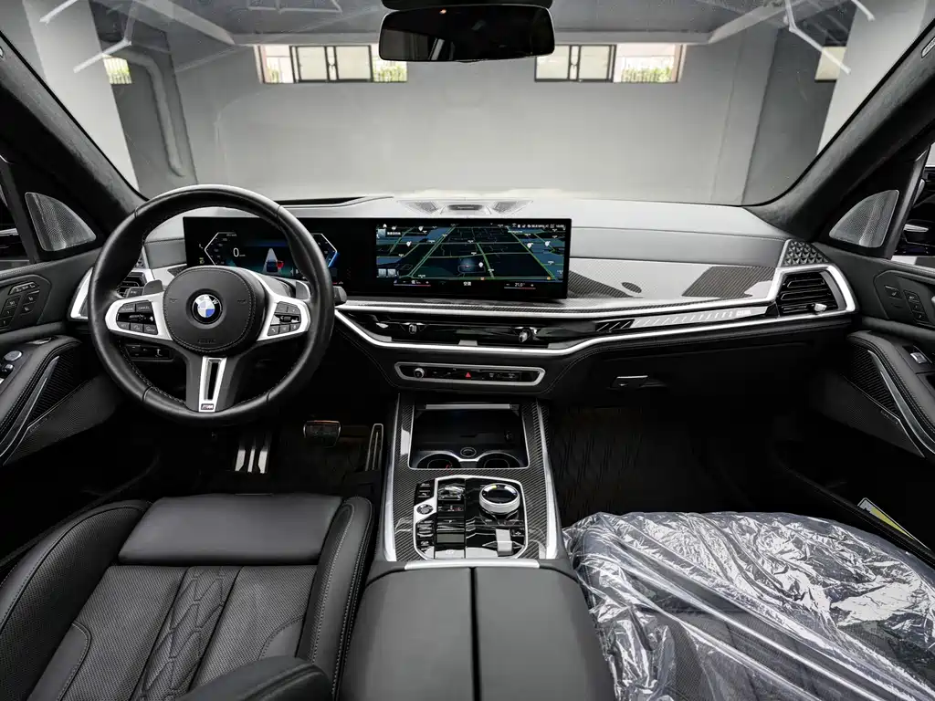 BMW X7 M60i — миниатюра 7