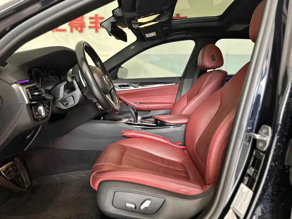 BMW 5 Series — миниатюра 7