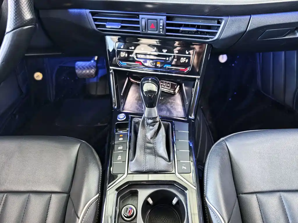 Volkswagen Passat — миниатюра 10