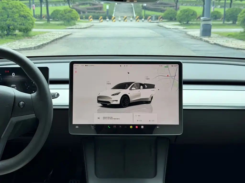 Tesla Model Y — миниатюра 19