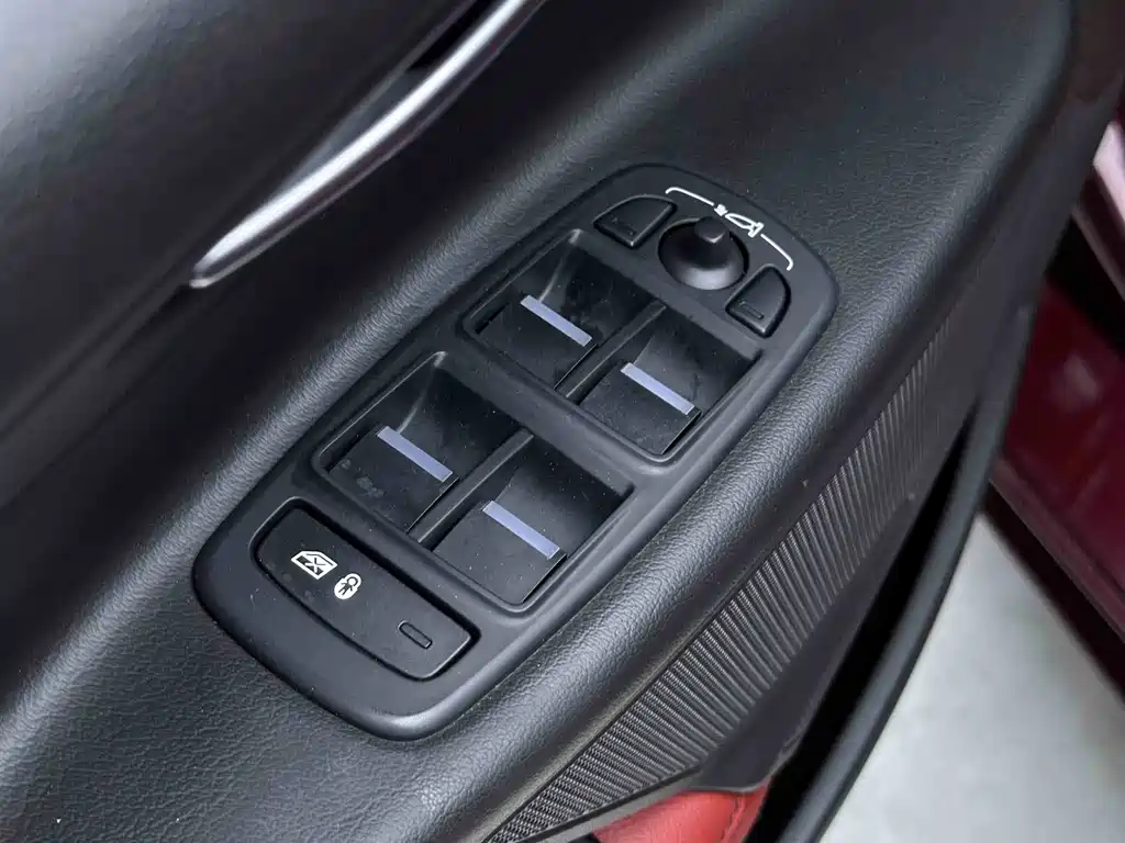 Jaguar XE 2015 2.0T 200PS R-Sport