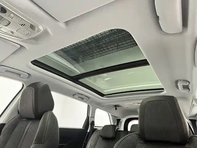 Peugeot 5008 — миниатюра 9