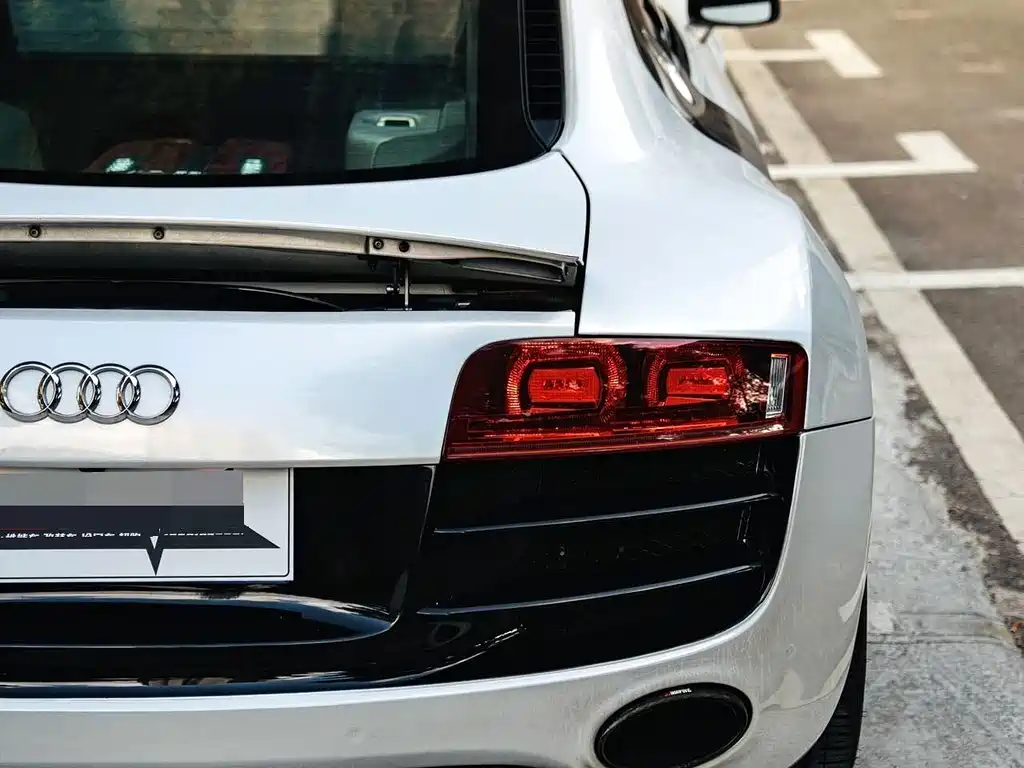 Audi R8 — миниатюра 12