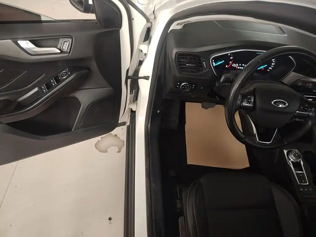 Ford Focus — миниатюра 16