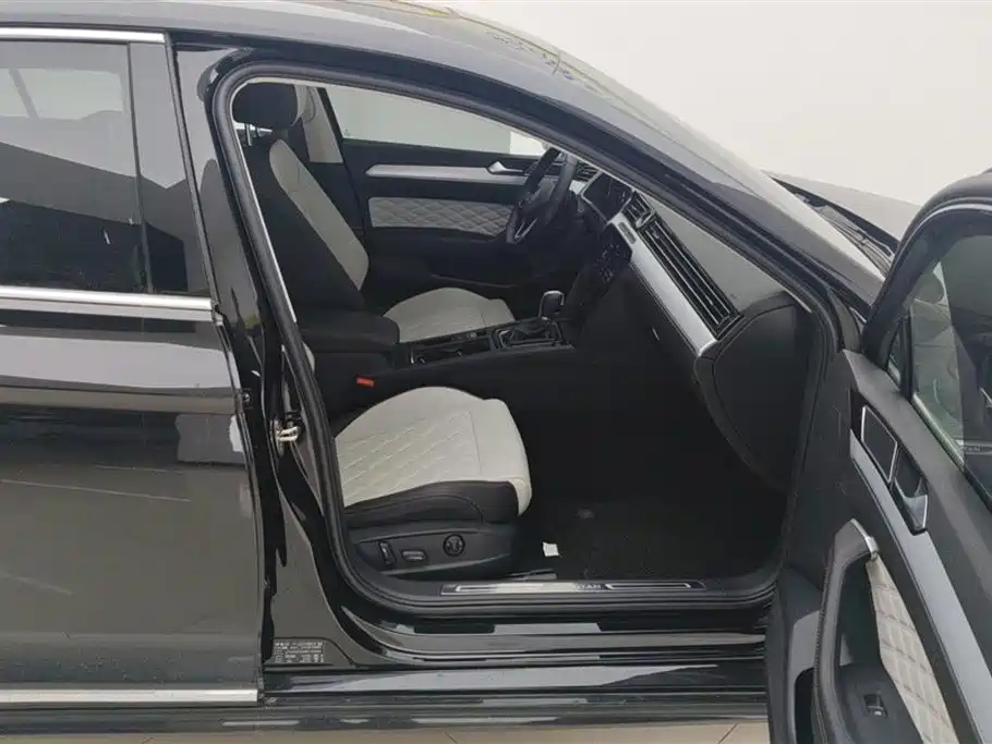 Volkswagen Magotan 2025 330TSI DSG Luxury