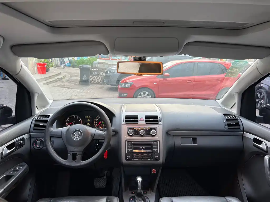 Volkswagen Touran — миниатюра 9