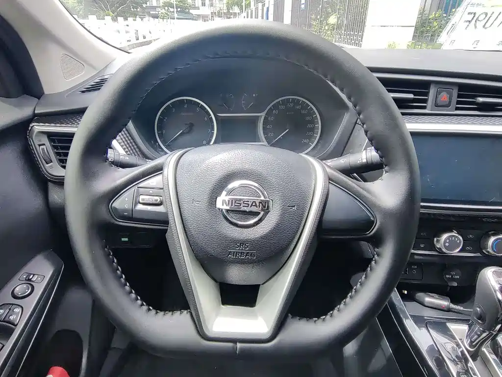 Nissan Bluebird — миниатюра 15