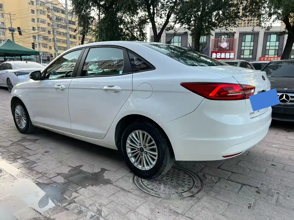 Ford Escort — миниатюра 6