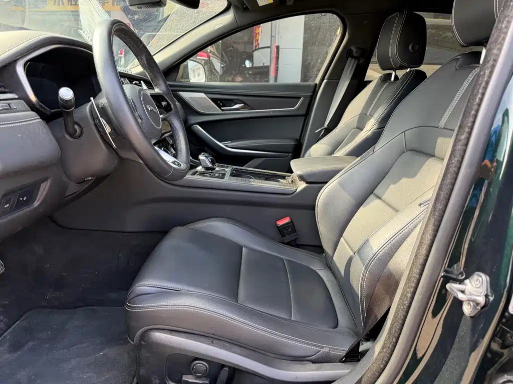 Jaguar XFL — миниатюра 4