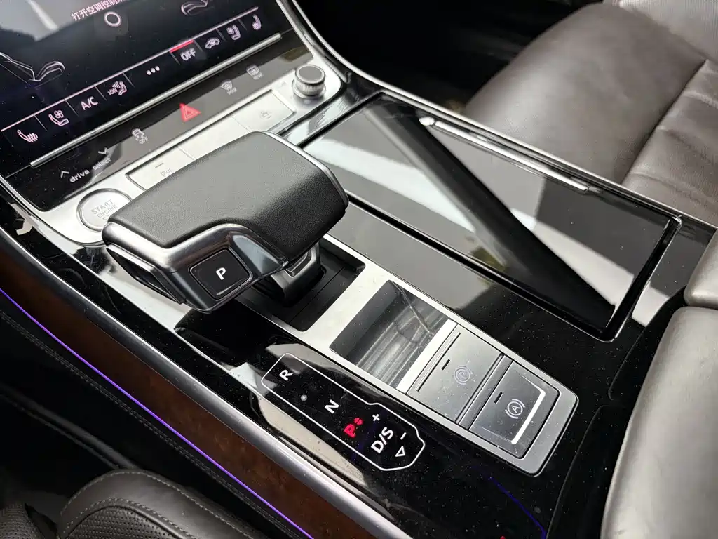 Audi A8 — миниатюра 10