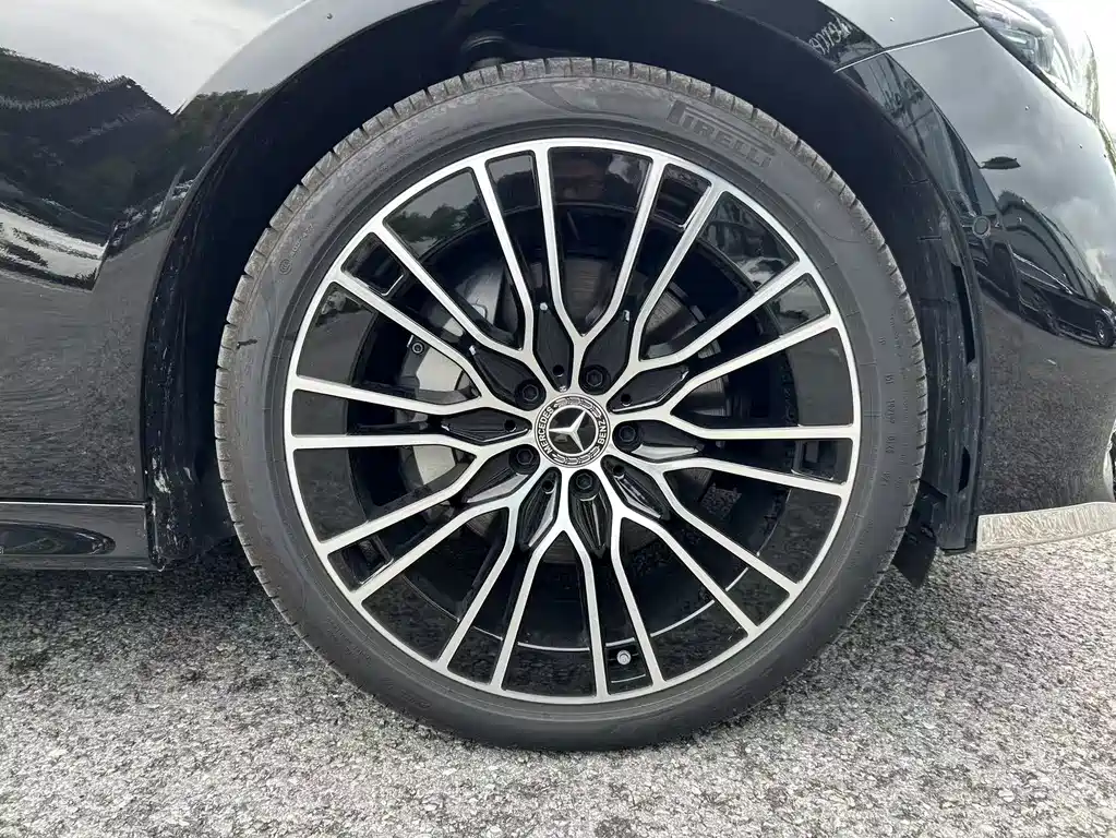 Mercedes-Benz E-Class — миниатюра 5