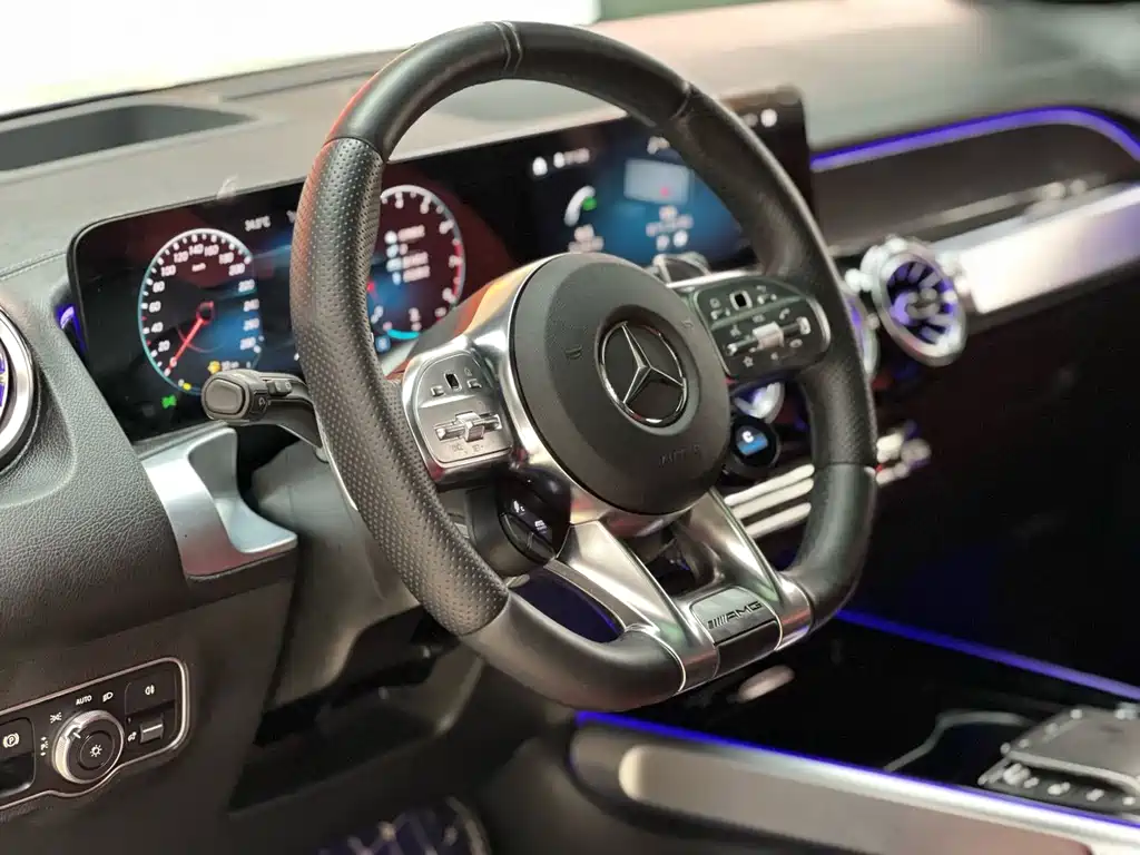 Mercedes-Benz GLB AMG — миниатюра 7