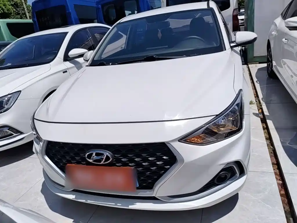 Hyundai Elantra — миниатюра 3