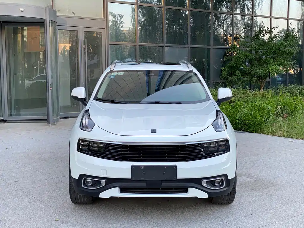 Lynk & Co 01 2017 2.0T Pro