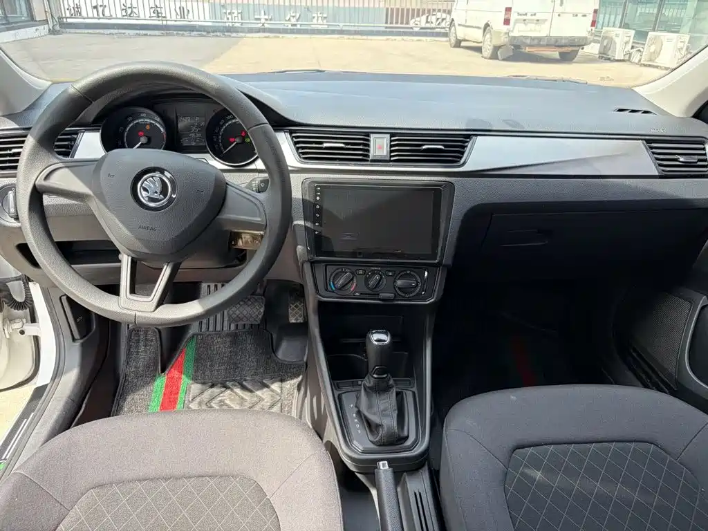 Skoda Rapid — миниатюра 2