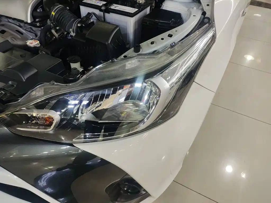 Toyota Yaris L — миниатюра 3
