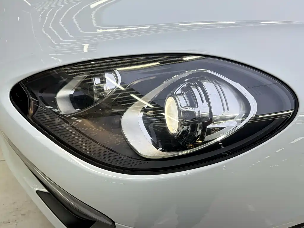Porsche Macan — миниатюра 9