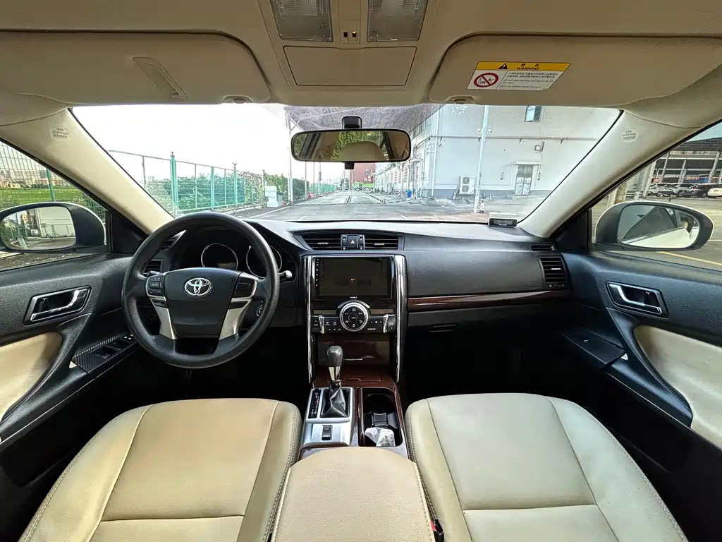 Toyota Reiz — миниатюра 13