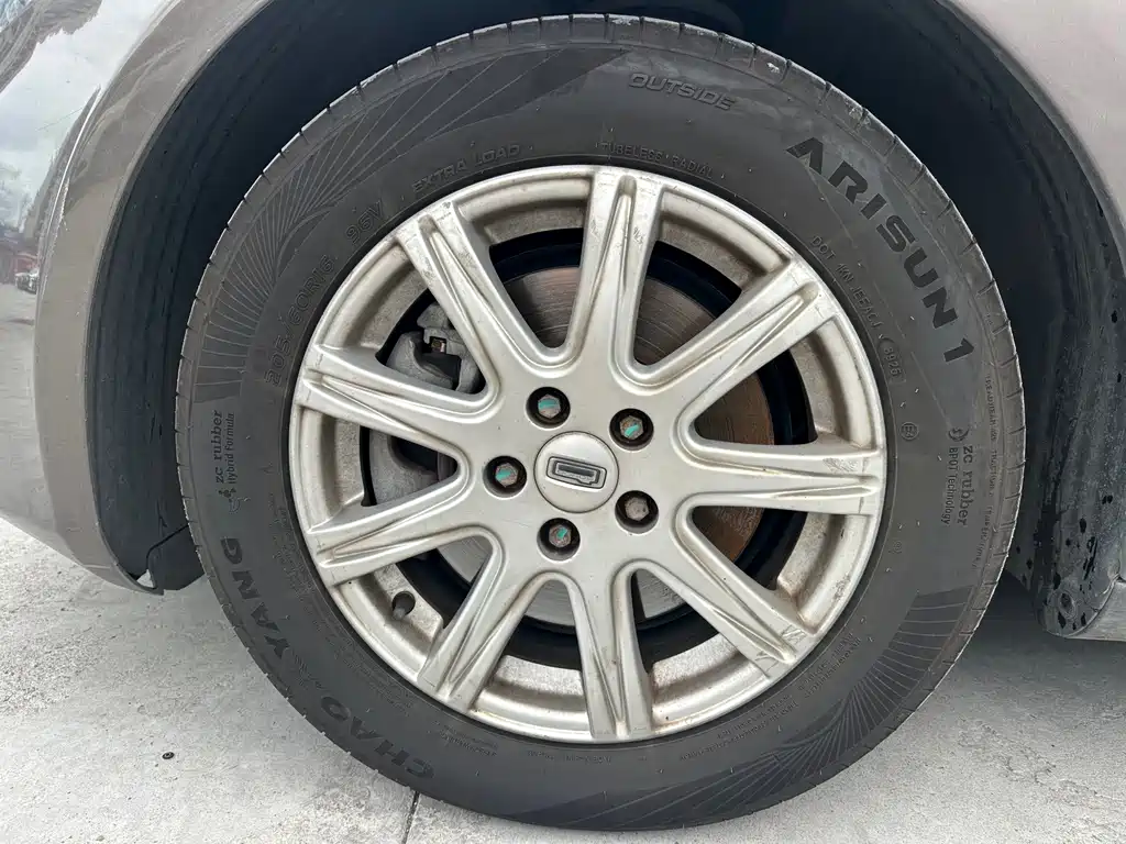 Qoros Qoros 3 — миниатюра 17