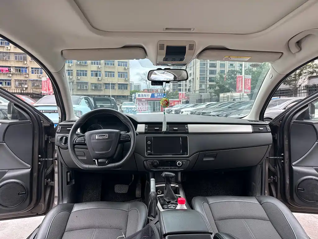 Qoros Qoros 3 — миниатюра 11