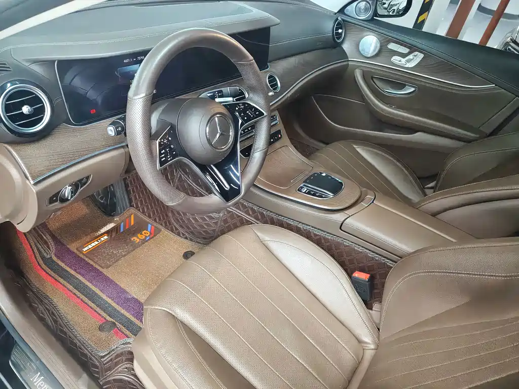 Mercedes-Benz E-Class — миниатюра 11