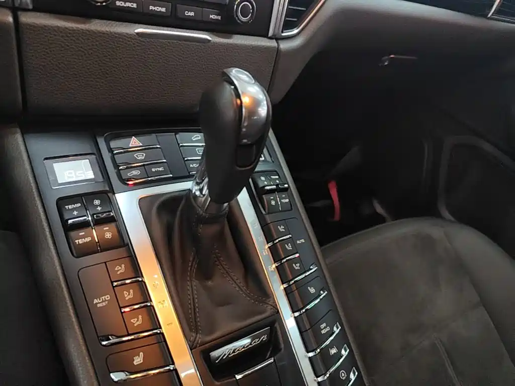 Porsche Macan — миниатюра 14
