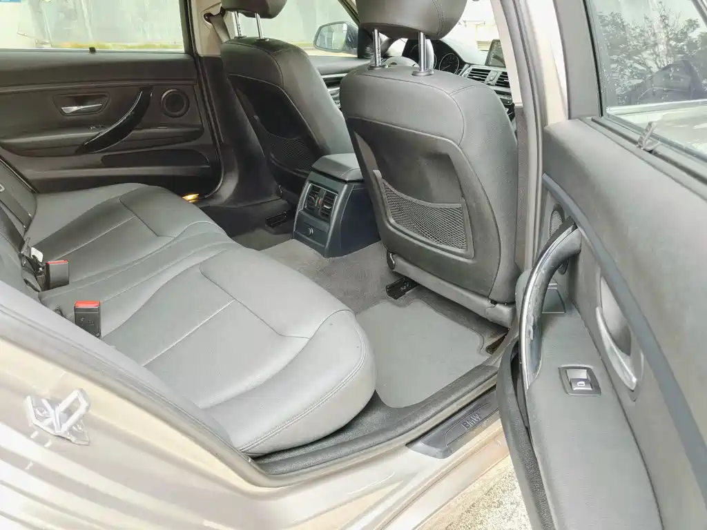 BMW 3 Series — миниатюра 14