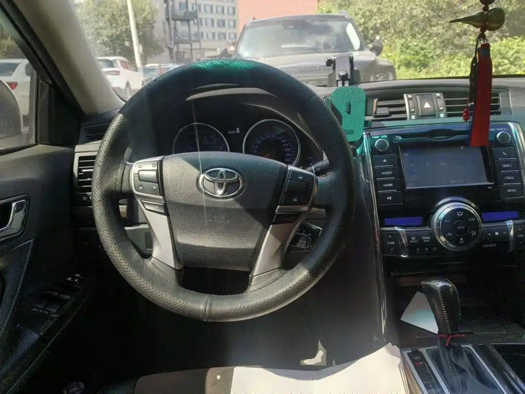 Toyota Reiz — миниатюра 6