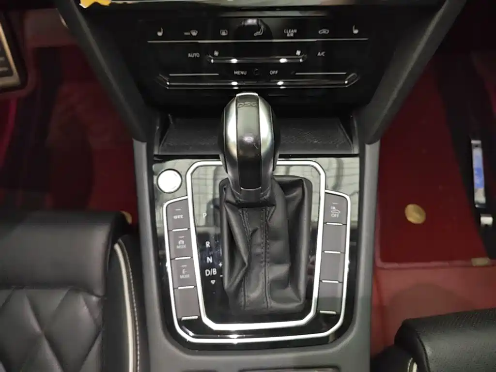 Volkswagen Magotan PHEV — миниатюра 14