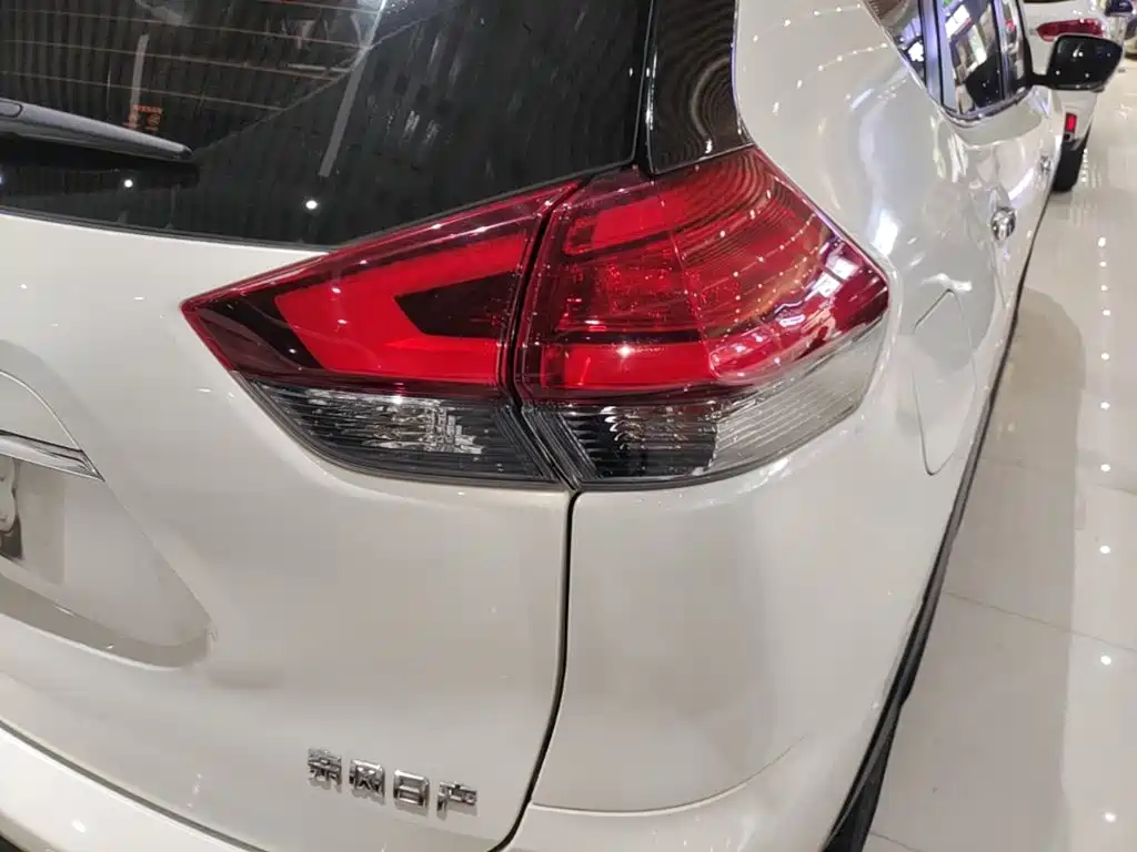 Nissan X-Trail — миниатюра 8