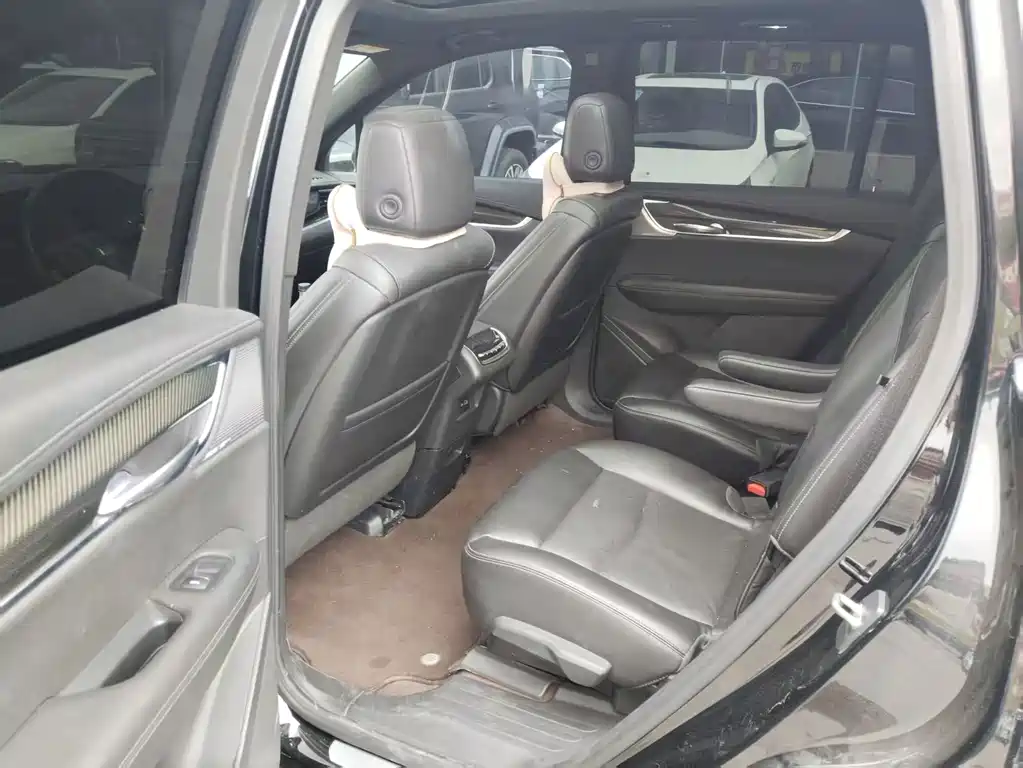 Cadillac XT6 — миниатюра 8